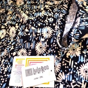 LulaRoe Julia 2X NWT